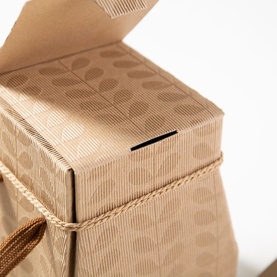 Handheld Gift Packaging Boxes Recyclable Paperboard 4C Offset Printing